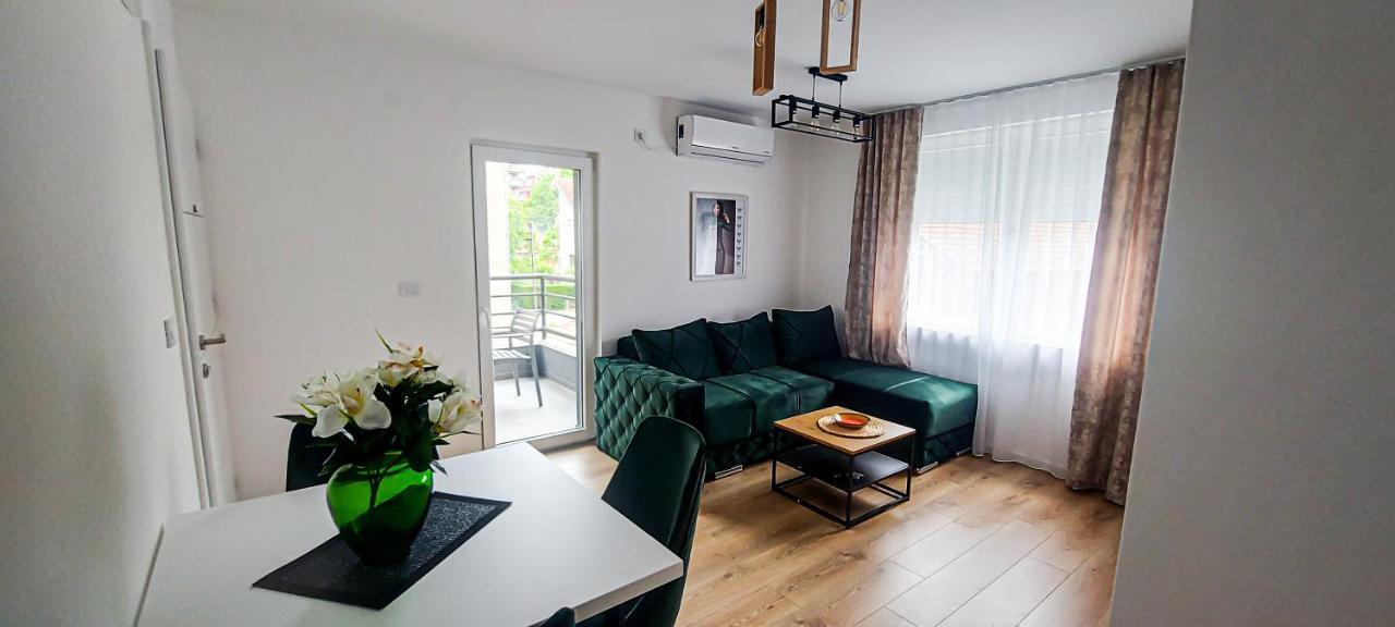 La Casa Apartments 雅戈丁那 外观 照片