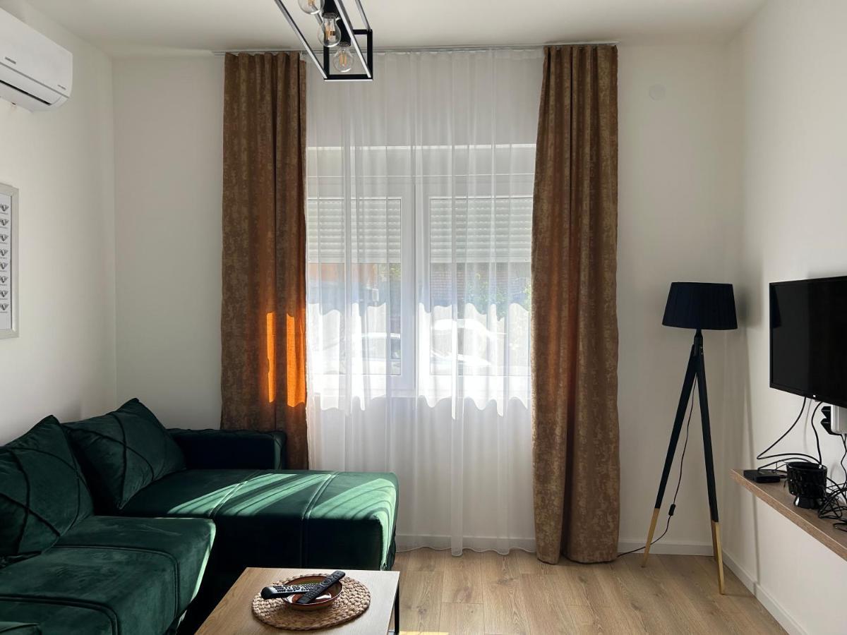 La Casa Apartments 雅戈丁那 外观 照片