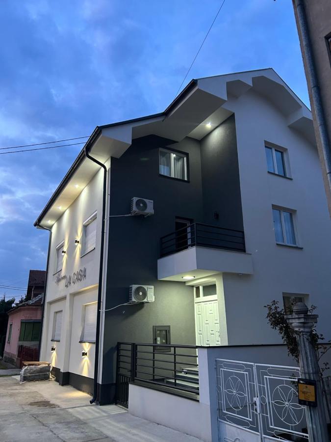 La Casa Apartments 雅戈丁那 外观 照片